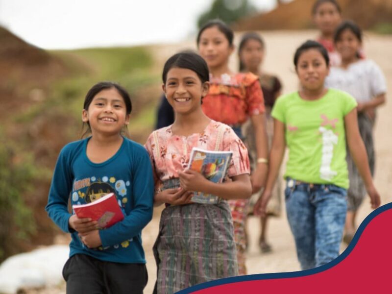 Carrera Solidaria a favor de becas para niñas en Guatemala por el Colegio El Molino